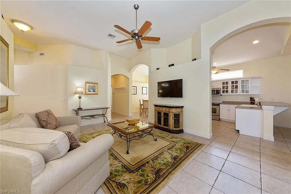 3 bed, 2.0 bath, 1861 sqft, $3,500 — Photo 2