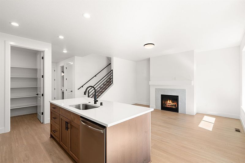 5th image of 837 NW 175th Way