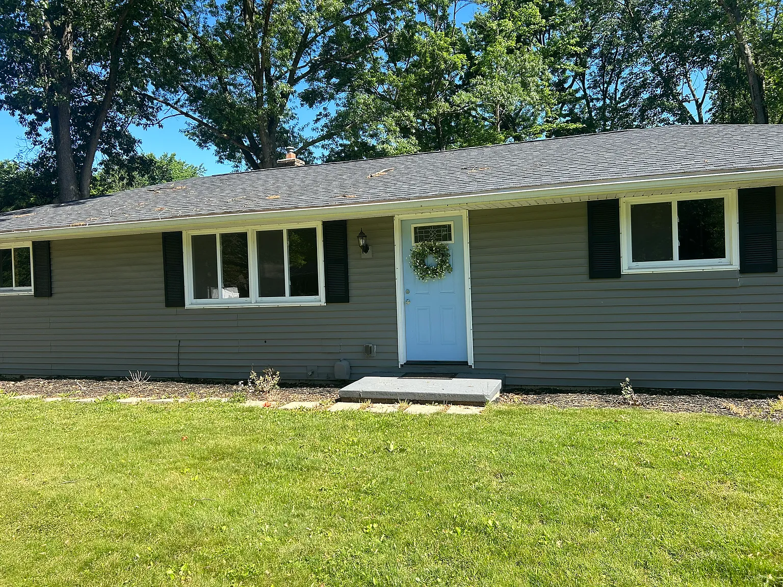 4 bed, 1604 sqft, $1,800 — Photo 1