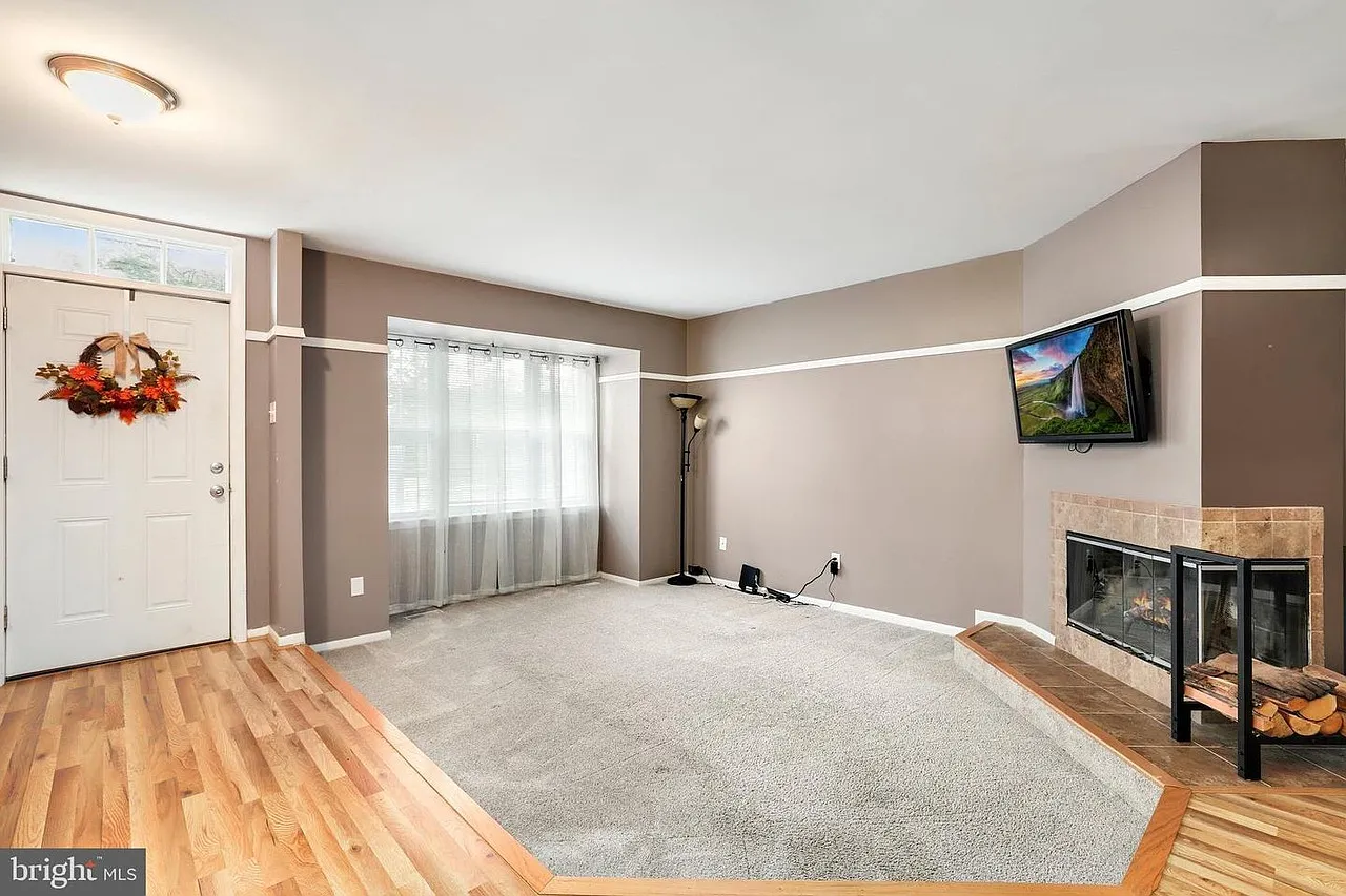 3 bed, 1396 sqft, $2,250 — Photo 3