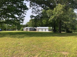1049 Drake Ln, Summertown, TN 38483