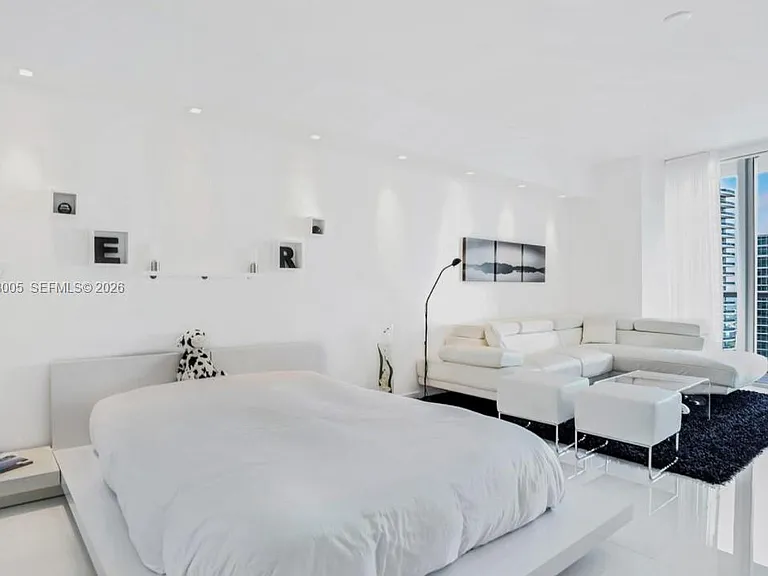 475 Brickell Ave #4310 — Photo 2