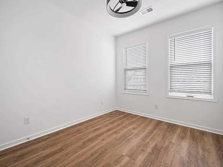 762 Blueway Ave — Photo 16