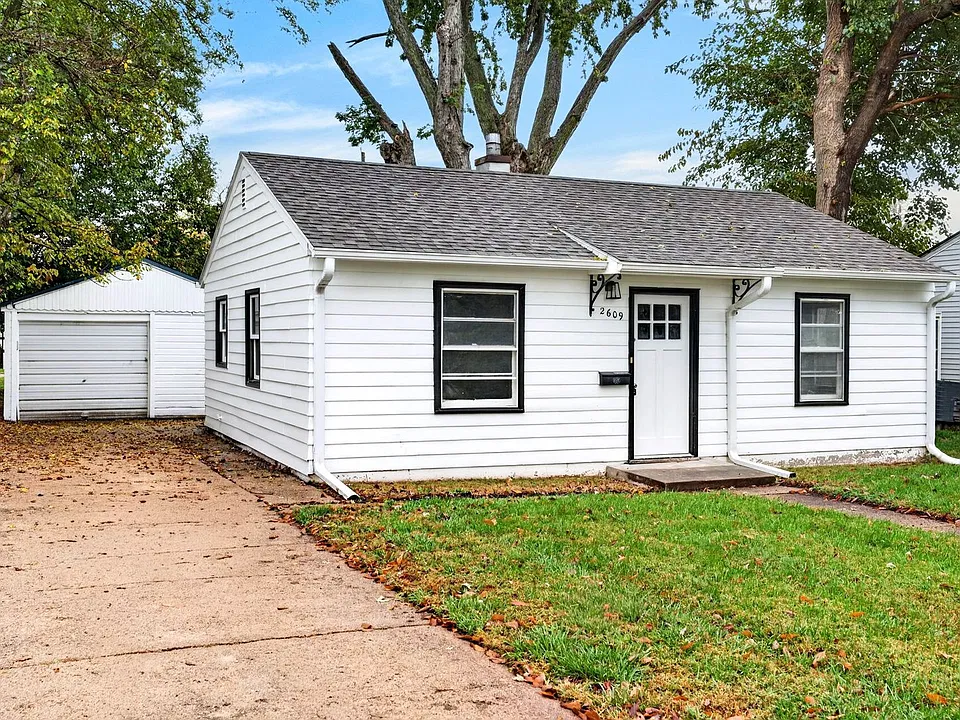 2609 Calhoun St