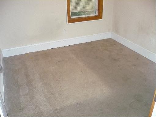 4th image of 304 W 10th St