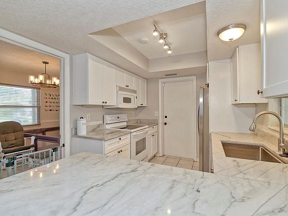 3rd image of 3339 Balsam Dr
