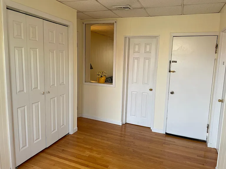 475 Monmouth St #4 — Photo 9