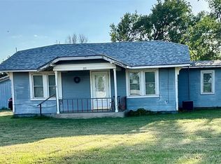 221 N Chicksaw Ave, Duke, OK 73532