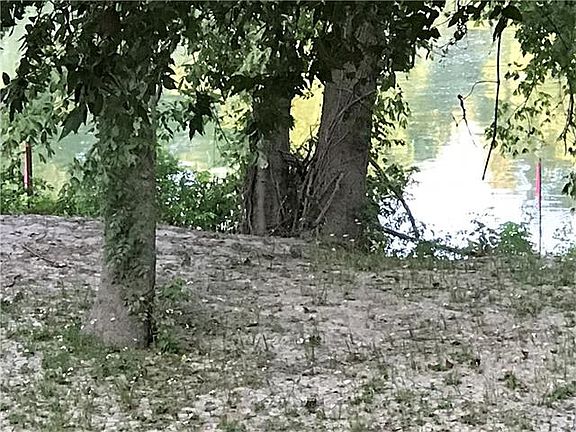 4th image of 164 Shoreline Dr