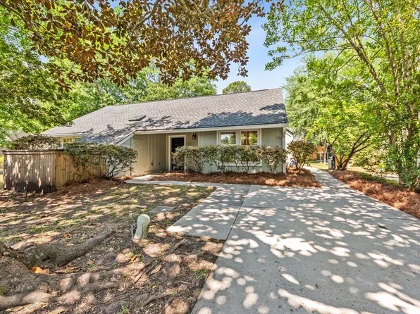 1120 Daffodil Ln, Mount Pleasant, SC 29464