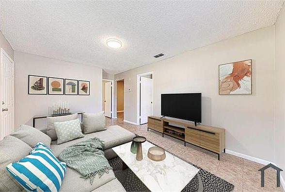 1st image of 415 NE 11th Ave APT 2