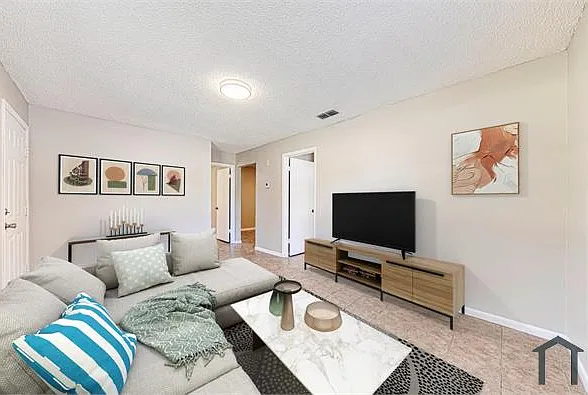 415 NE 11th Ave #2