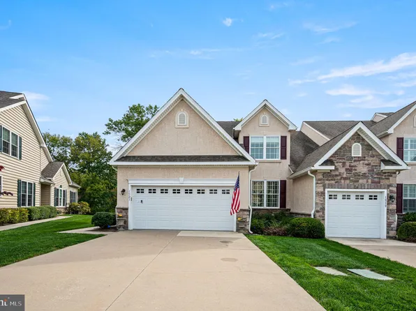 1521 Honeysuckle Ct, West Chester, PA 19380