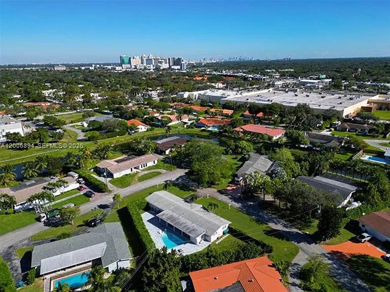 10600 SW 80th Ct — Photo 50