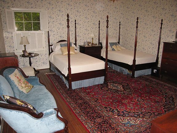 Guest Room on main level