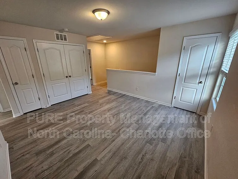 7015 Amberly Hills Rd — Photo 15