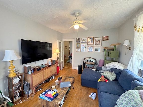 4th image of 32 Sidlaw Rd APT 10