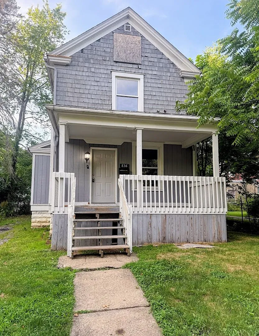 3 Bedroom 1 Bathroom single family Home for Rent — Photo 1