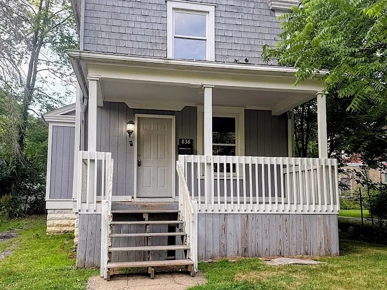 836 Stadelman Ave — Photo 1