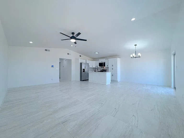 3909 Surmise St — Photo 4