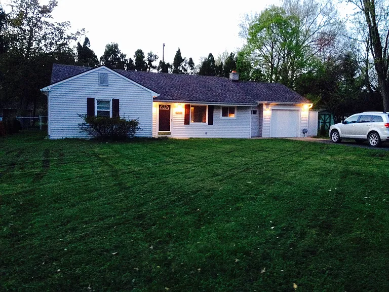 16148 W Thirteen Mile Rd — Photo 3