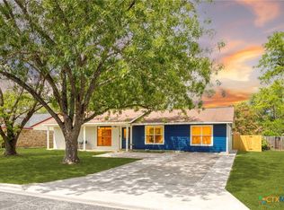802 San Jacinto St, Lockhart, TX 78644