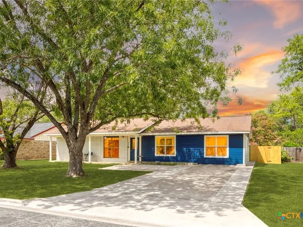 802 San Jacinto St, Lockhart, TX 78644