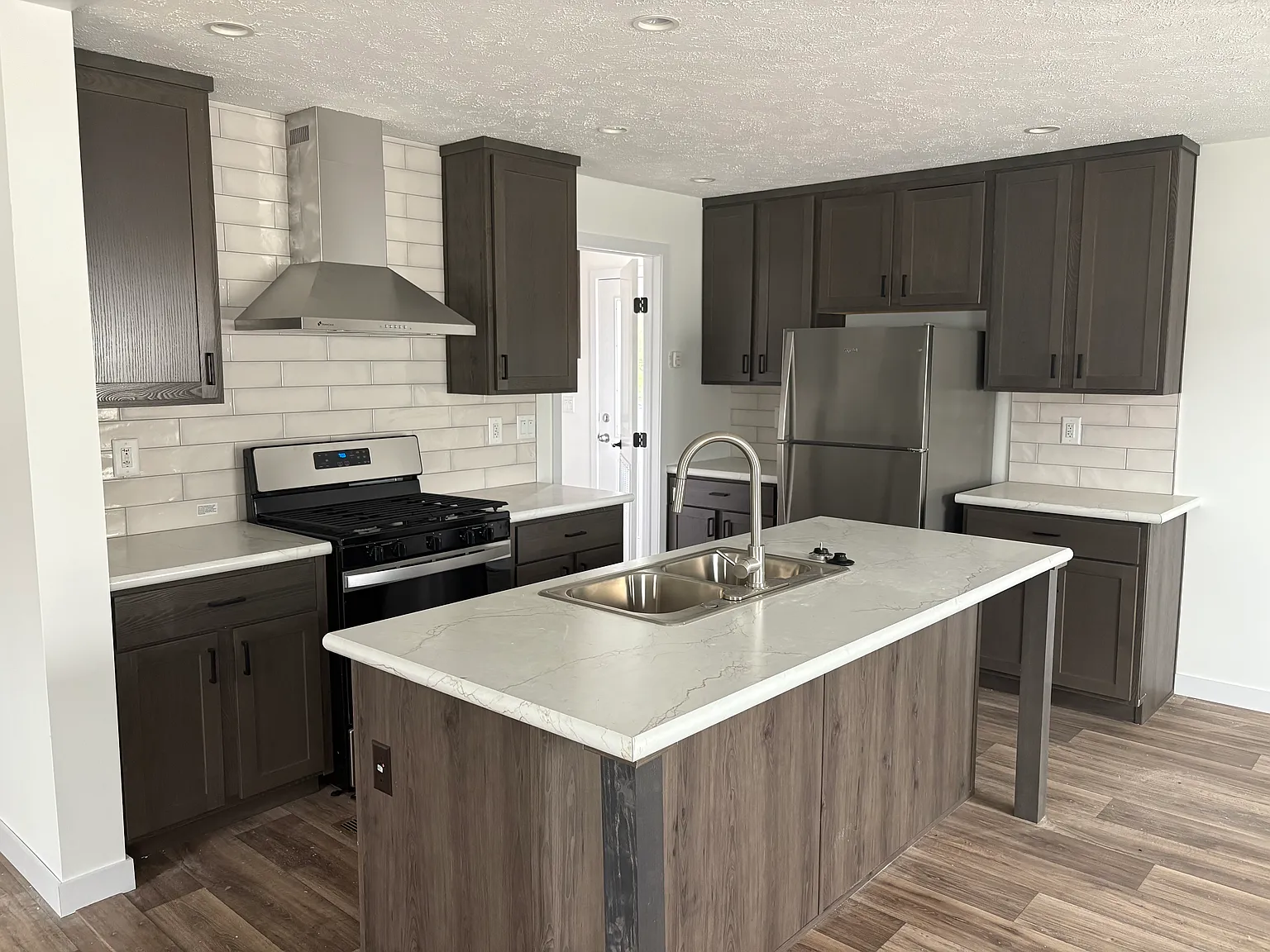 3 bed, 1296 sqft, $1,475 — Photo 2
