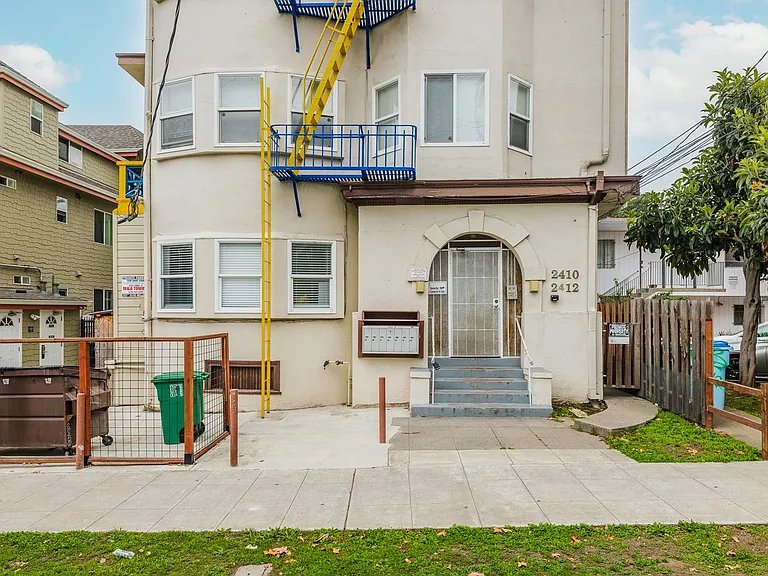 2410 Dana St #C — Photo 6