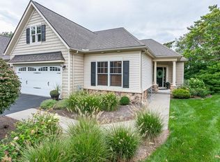 656 Sable Oaks Ln, Rochester, NY 14625