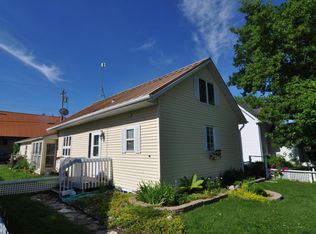 608 3rd St NE, Roseau, MN 56751