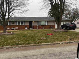 305 Lincoln Rd, Canton, IL 61520