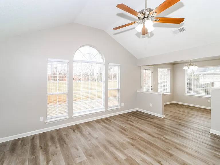 7086 Lagrange Hill Dr — Photo 5