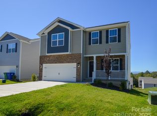 584 Country Oak Dr, Asheville, NC 28804
