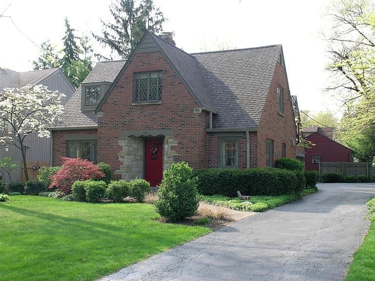 1st image of 230 Wisteria Dr