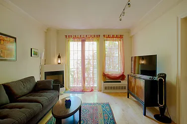 Rented by R New York