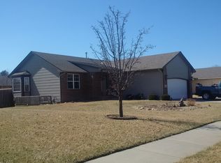 858 S Sunset Cir, Andover, KS 67002