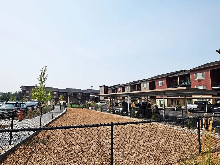 Bellevue Crossing — Photo 21