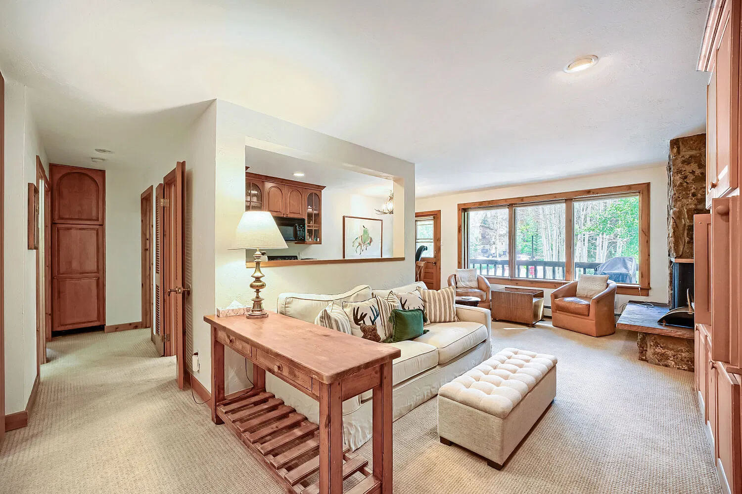 2 bed, 950 sqft, $9,700 — Photo 3