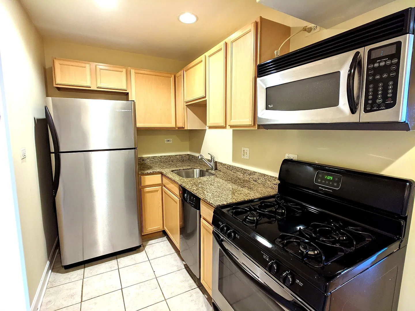 1 bed, 700 sqft, $1,850 — Photo 4