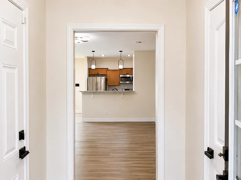 569 Governor Treutlen Cir — Photo 3