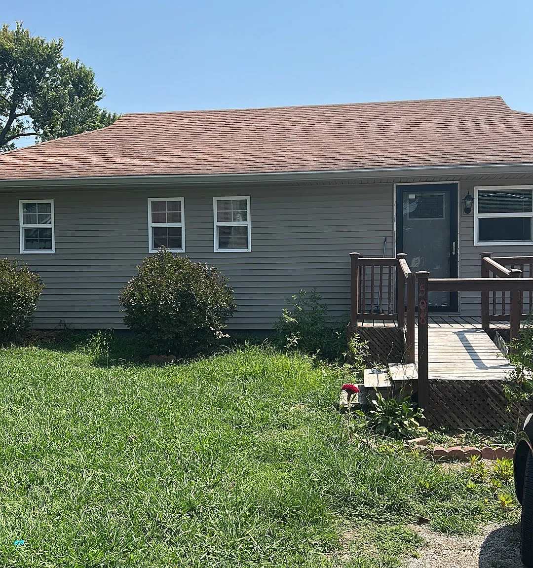 3 bed, 1.5 bath, 1308 sqft, $1,300 — Photo 1