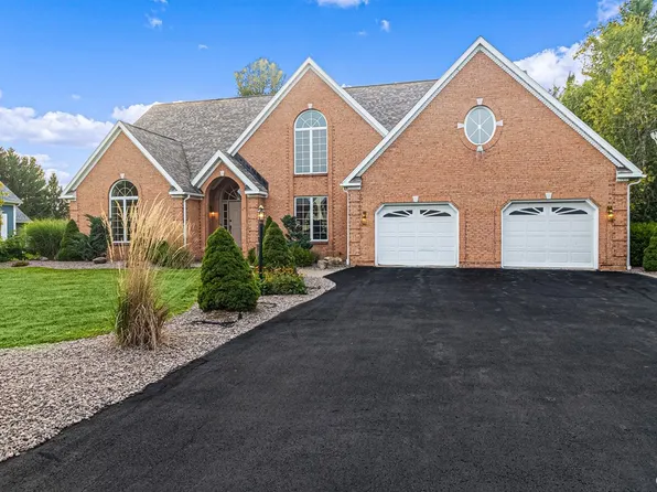 44 Ironwood Rd, New Hartford, NY 13413