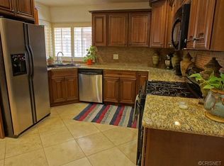 17314 Raymer St, Northridge, CA 91325