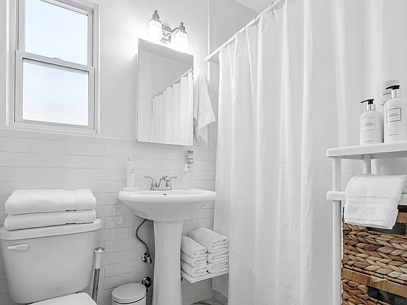 5th image of 323 E 78th St APT 3C