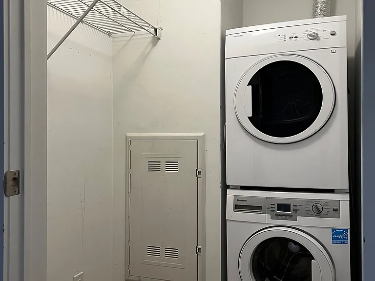 50 Charles St E #1602 — Photo 5