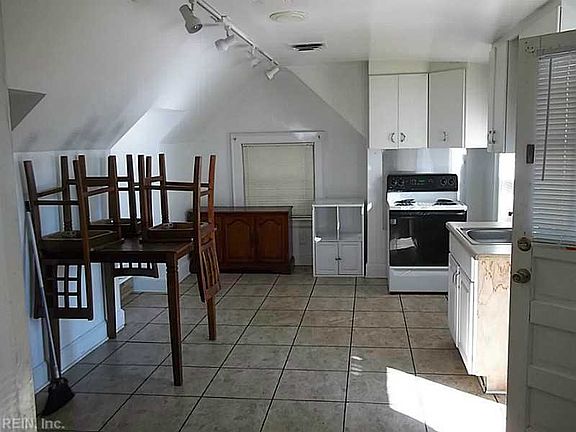 3rd image of 2309 Airline Blvd #B