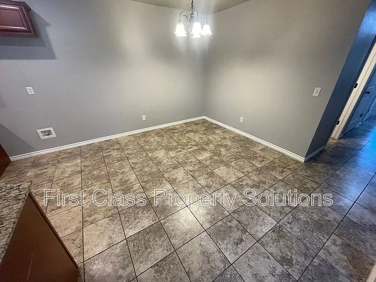 129 Ashley Dr — Photo 7