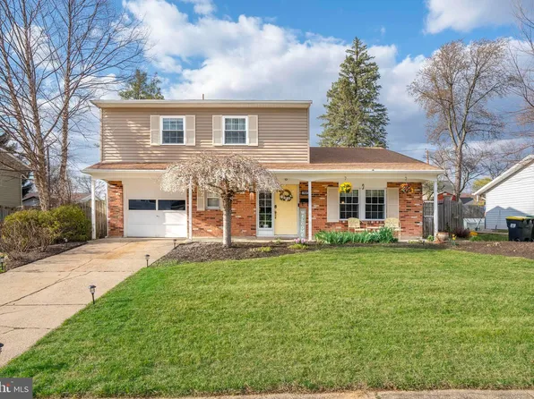 12 Myers Rd, Newark, DE 19713