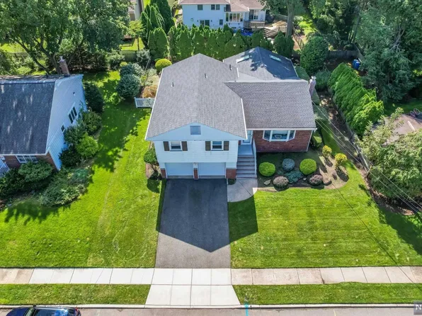 687 Schaefer Ave, Oradell, NJ 07649